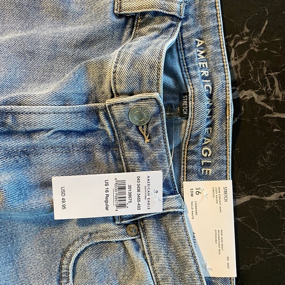 NWT American eagle mom jeans - Picture 4 of 5